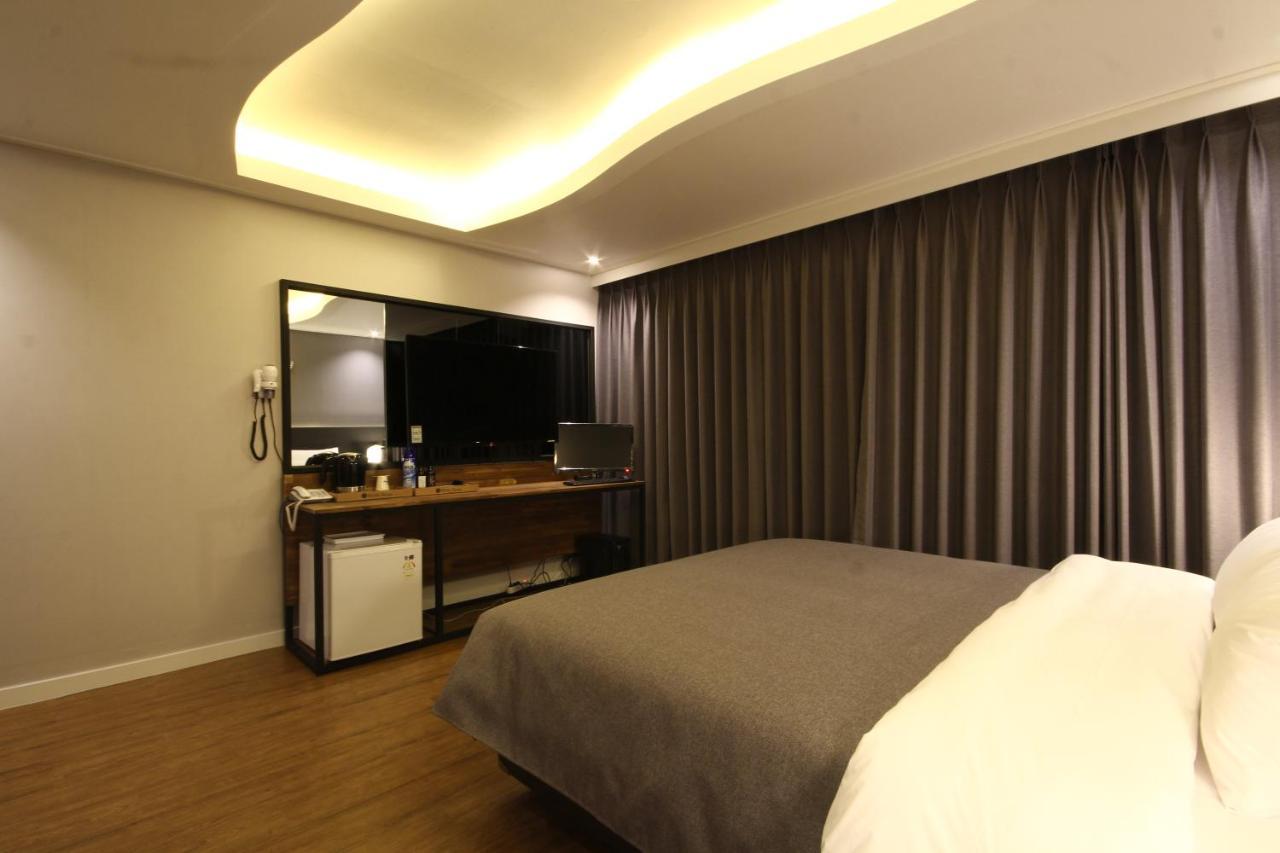 Hotel Asome Gimhae Bagian luar foto